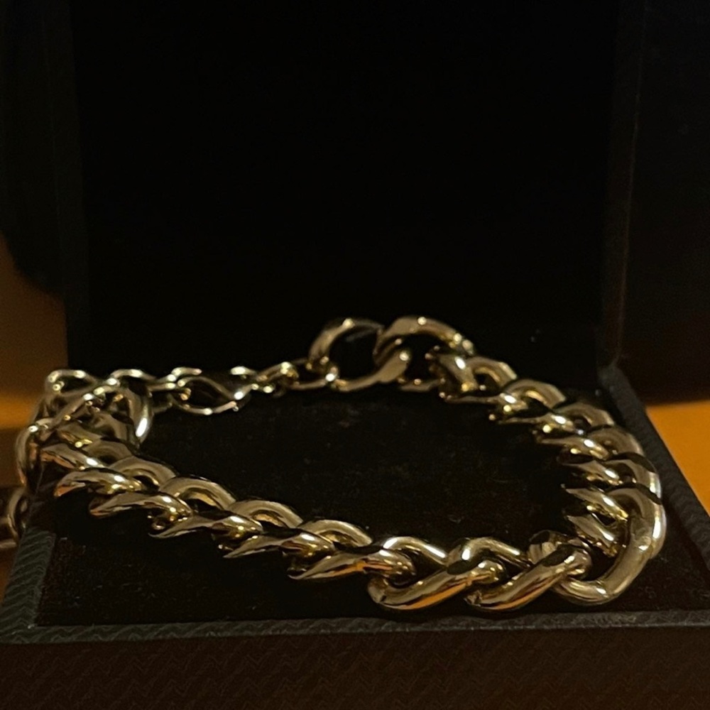 Gold adjustable bracelet